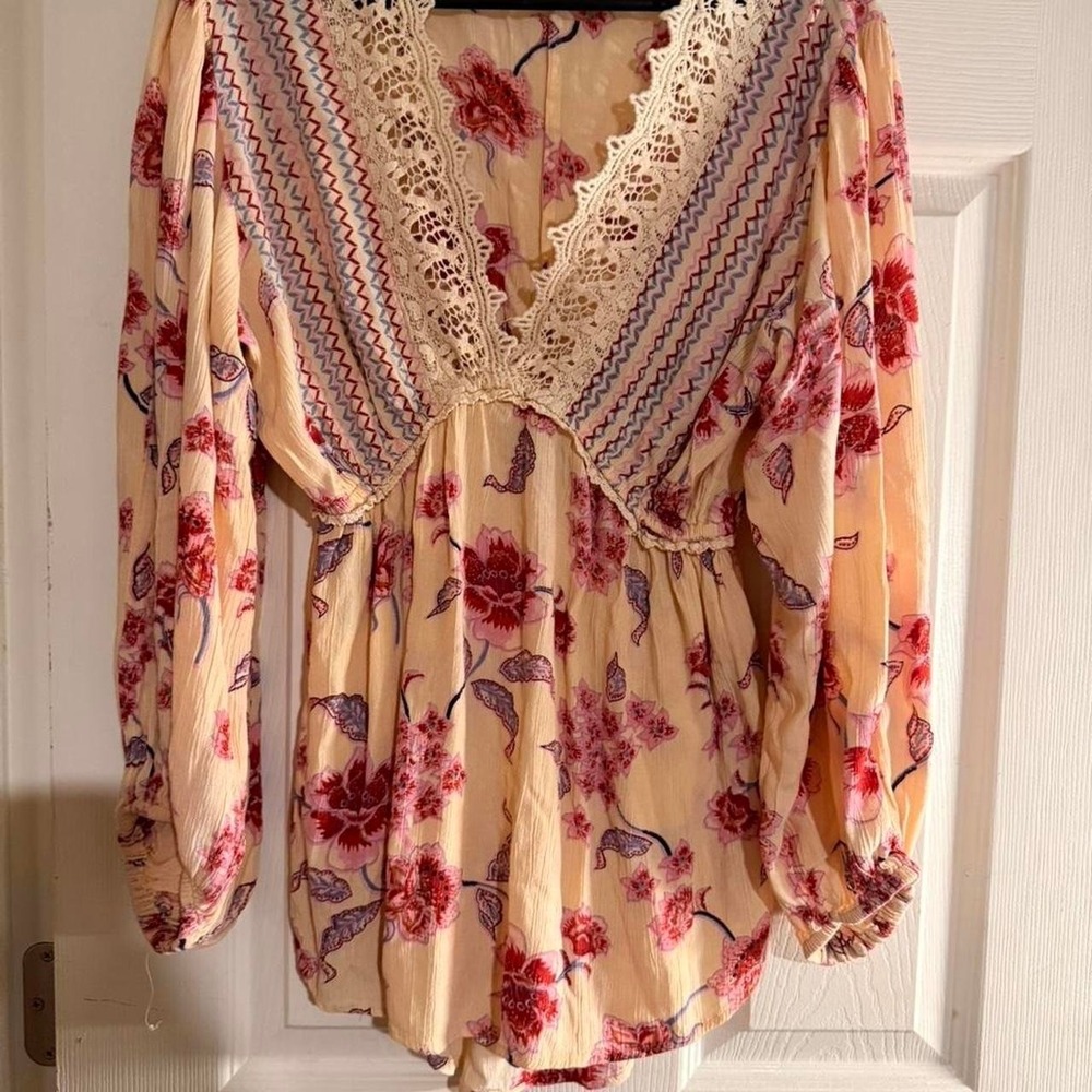 Angie floral blouse lace v neck lightweight cottage prairie peasant blouse S
